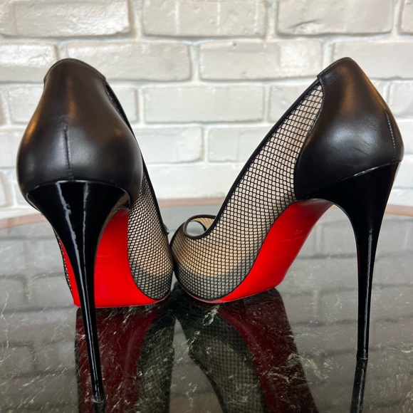 Christian Louboutin Fishnet PeepToe Platform Pumps with patent & kid leather - Picture 7 of 13